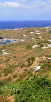 The shore of Pantelleria in a picture by Luca Volpi