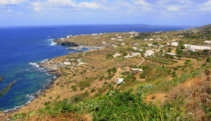 The shore of Pantelleria in a picture by Luca Volpi